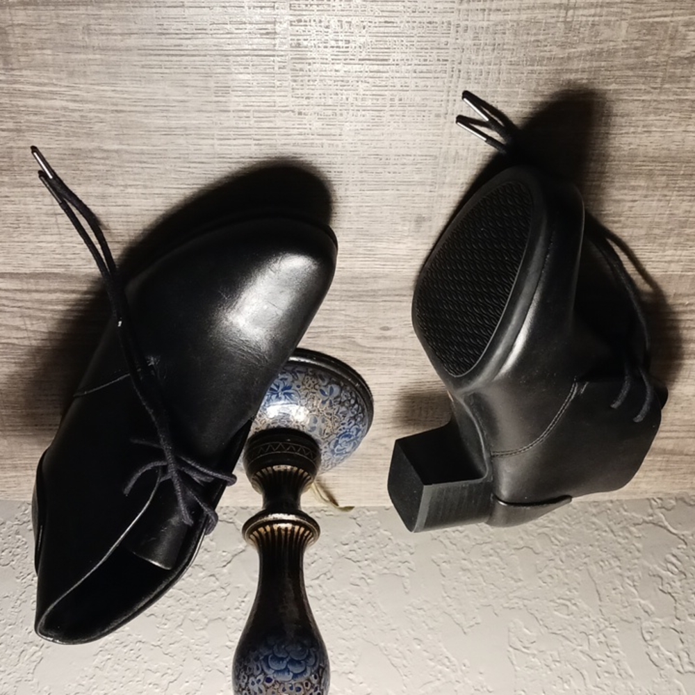 Clarks unstructured ankle boots, size 7M, black.